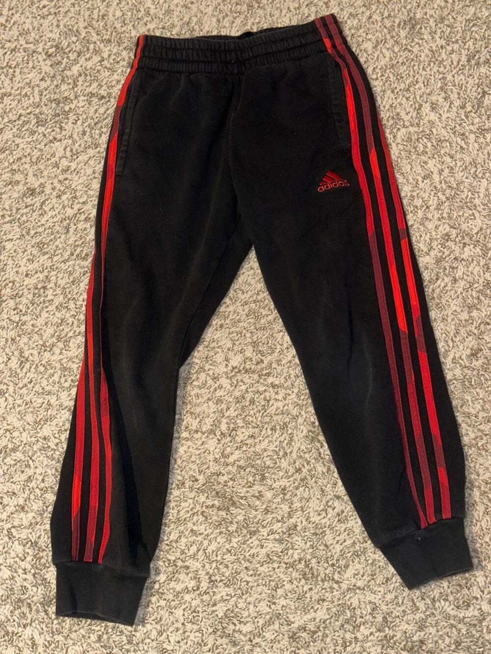 Adidas Regular Fit 3-Stripes Fleece Jogger Sweatpants Black Red Size S